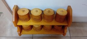 Stare dřevěné korunky s polickou - 4