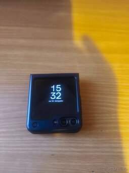 Prodám, vyměním mobilní telefon Zn. Samsung Galaxy Z Flip 5 - 4