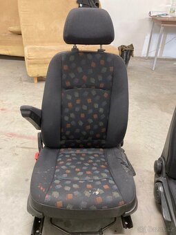 Prodám díly, světla, sedačky a plasty na Mercedes Vito w639 - 4