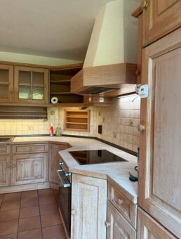 Velká kuchyně z masivu se spotřebiči,5675 - 4