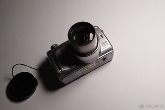 Olympus C-765 Ultra Zoom - 4