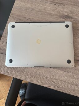 MacBook Air 13” (2017) – Intel i5, 8 GB RAM, macOS Monterey - 4