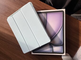 iPad Air 13” M2 (2024) 128GB Space Gray + klávesnice - 4