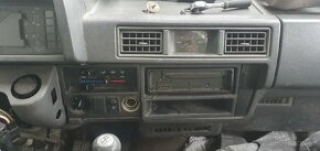 MAZDA E2200 díly - 4