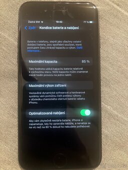 iPhone SE 2020 64GB s příslušenstvím - 4