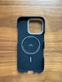Kryt Pitaka iPhone 16 pro - 4