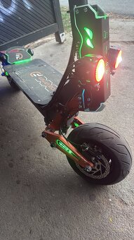 Elektrická koloběžka Obarter D5 NOVÁ (250km nájezd) - 4