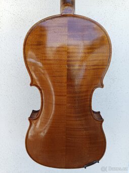 2. Housle - 4