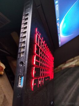 MSI herní notebook - 4