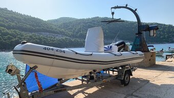 Bombard Sunrider 550 Hypalon – výborný stav, vlek, výbava - 4