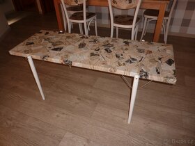 Retro "novinový" konferenční stolek po renovaci - 4