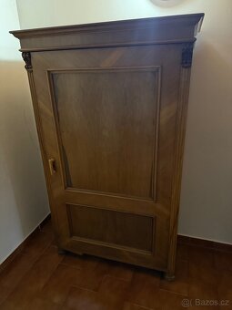 Staré dřevěné skříně- 2ks - 4