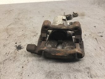 ŠKODA OCTAVIA 2 2004-2013 - PRAVÝ ZADNÍ BRZDIČ 41mm - 4