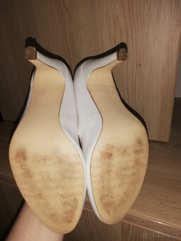 Prodám kožené lodičky Tamaris 37 - 4