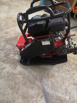 Bomag 18/45 vibrační deska - 4