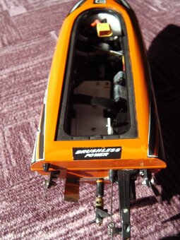 RC loď Super Mono X V2 ARTR Brushless + vozík - 4