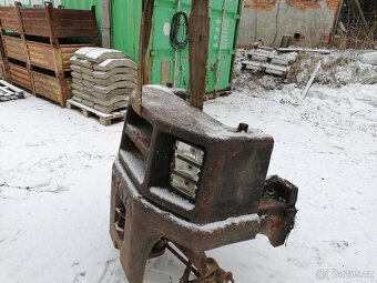 Prodám kompletní zadní závaží na Destu 2522LX, bez poškození - 4