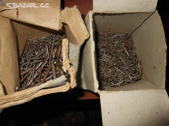 ŠROUBKY,HŘEBÍKY,APD. VELMI SPĚCHÁ  LEVNĚ - 4