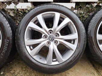 kola Mazda CX-30 - 4