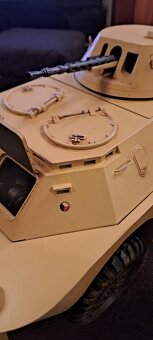 Model sovětského obrněného vozidla měřítko 1/10 - 4