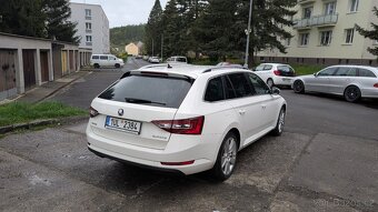 Superb 3 2018 2.0 TDI 7DSG style plus - 4