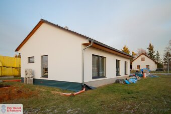Moderní bungalov 4+kk v Petrovicích u Rakovníka, ev.č. 00075 - 4