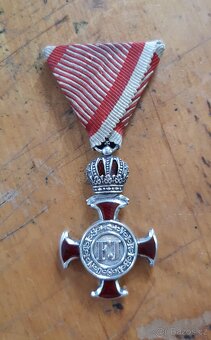 RU Stříbrný záslužný kříž FJI v etui, W.Kunz - 4