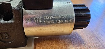 Hydraulický rozvaděč DUPLOMATIC 24V + manuál ovládání - 4