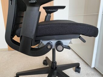 Kancelářská židle Steelcase Think PC 17 300,- - 4