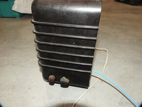 Prodám staré funkní elektronkové rádio - 4