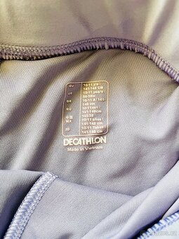 Dívčí sportovní set Decathlon vel. 10 let top stav - 4