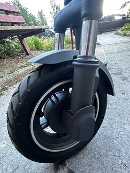 Elektrokoloběžka Xiaomi Electric Scooter 5 Pro - 4
