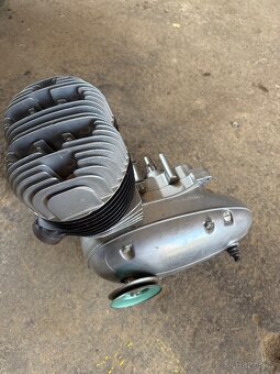 Velorex 350 motor - 4