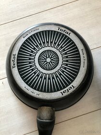 2 ks pánev Tefal průměr 24 cm a 20 cm, výška 5,5 cm - 4