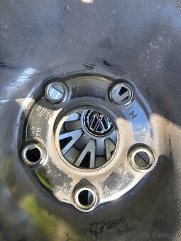 4 ks zimní pneu 215/65/17 Michelin 7 mm - 4