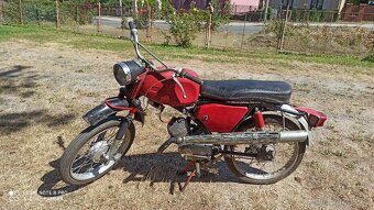 Prodám moto Jawa 90 a ram - 4