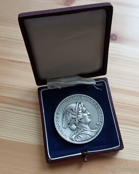 Stříbrná medaile Obchodní a Živnostenská Komora v Praze orig - 4