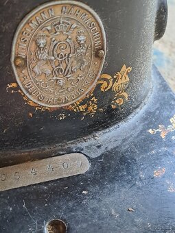 starý šicí stroj - 4