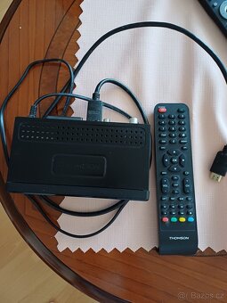 set top box a ovladac - 4