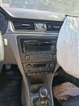 Rozpredam škoda Rapid Spaceback 1.2Tsi 81kw 2017 - 4