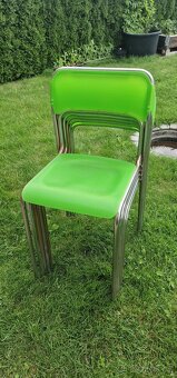 Prodej stohovatelnych plastových židli - 4