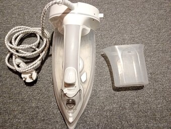 Napařovací žehlička v záruce žehlení prádla bez kabelu - 4