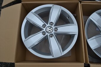VW Passat B8,Škoda Superb III -NOVÉ orig. Alu 17 - 6,5x17 ET - 4