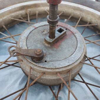 Zadní kolo Jawa 350 634, Bizon, pneu Barum Six Days - 4