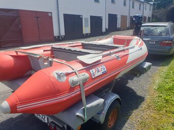 Nafukovaci clun s privesem - 4