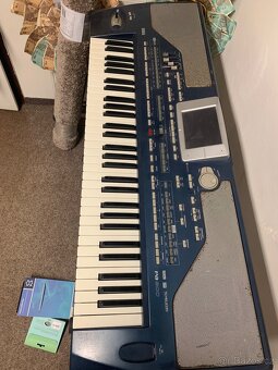 Korg PA800 - 4
