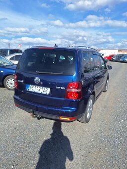 Volkswagen Touran 1.9 TDI 77Kw Highline 7MÍST - 4