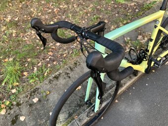 Specialized Tarmac SL6 Sport - 4