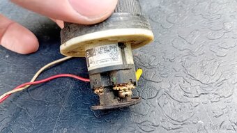 Prodám svítící kontrolku na moto - 4