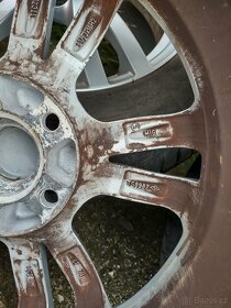 Hyundai   ix 35 , disky 6 1/2 Jx16H2       215/70R15 - 4